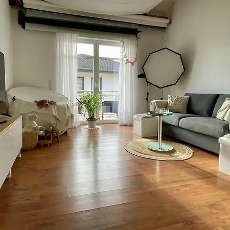 Studio-apartment - Ihr Zuhause Auf Zeit In Einem Fotostudio! 아파트 립슈타트